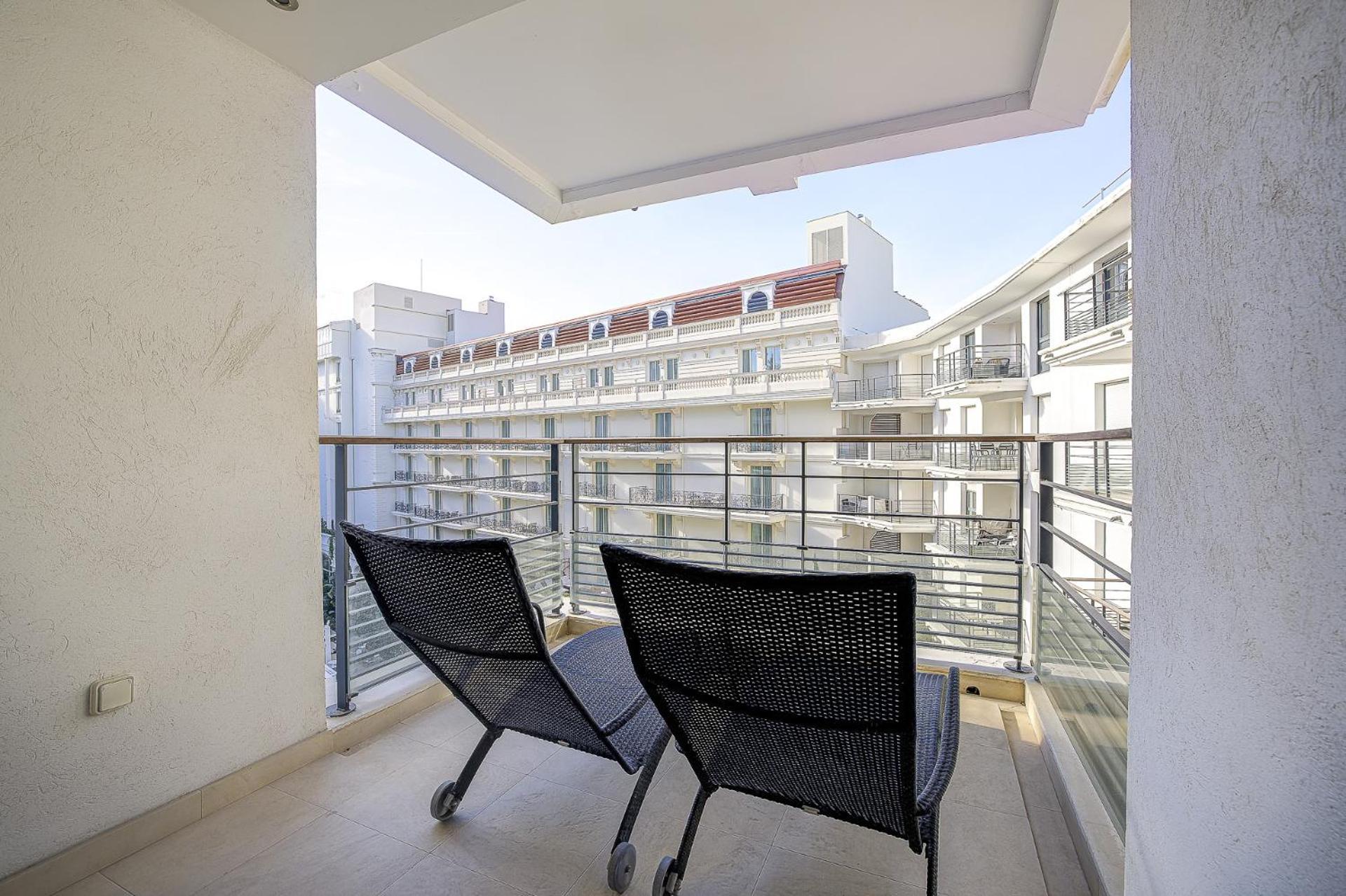 Carlton Riviera Канны Номер фото